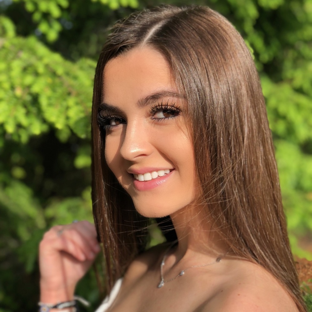 Meet your Posher, Enxhi